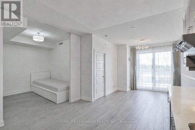 Photo du bâtiment - 8200 Birchmount Rd