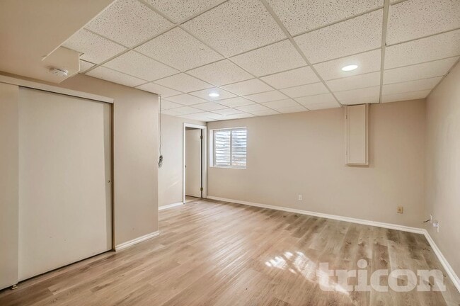 Building Photo - 12958 Grove Way