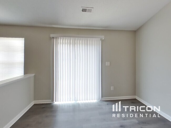 Foto del edificio - 10879 Muddy River Rd