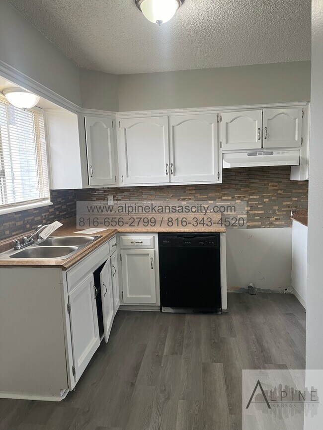 Foto del edificio - Updated Townhome on Food Lane