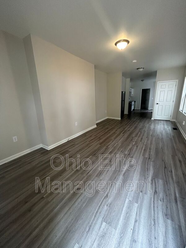 Foto del edificio - 123 Hayden Ave