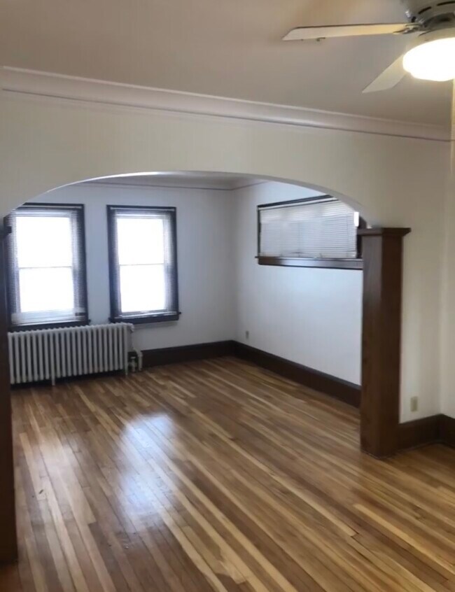 Foto del edificio - 2102 Hartford Ave