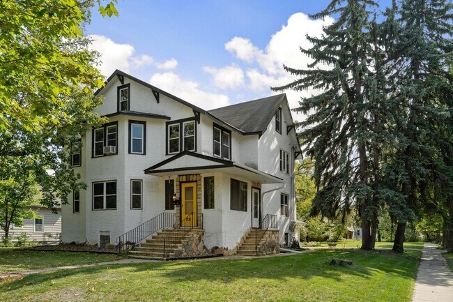 Foto del edificio - 800 37th Ave NE