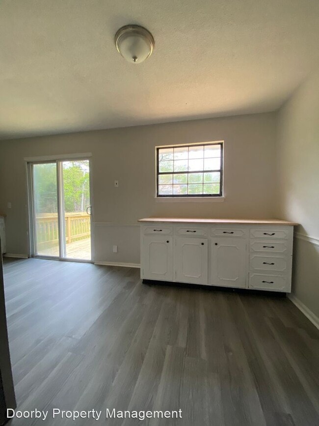 Building Photo - 4 br, 2.5 bath House - 6603 Hillbrook Ln