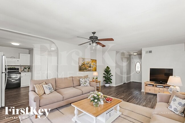 Building Photo - 2202 Lockwood Dr