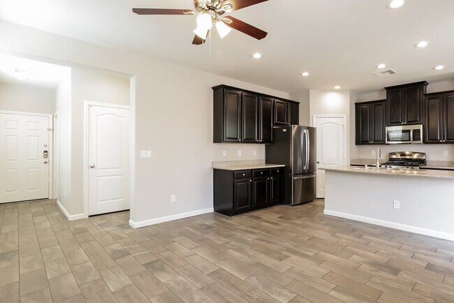 Foto del edificio - 6388 Kellyville Dr