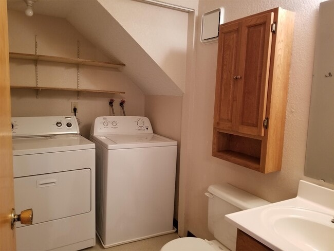 Building Photo - 1915 W Beall St