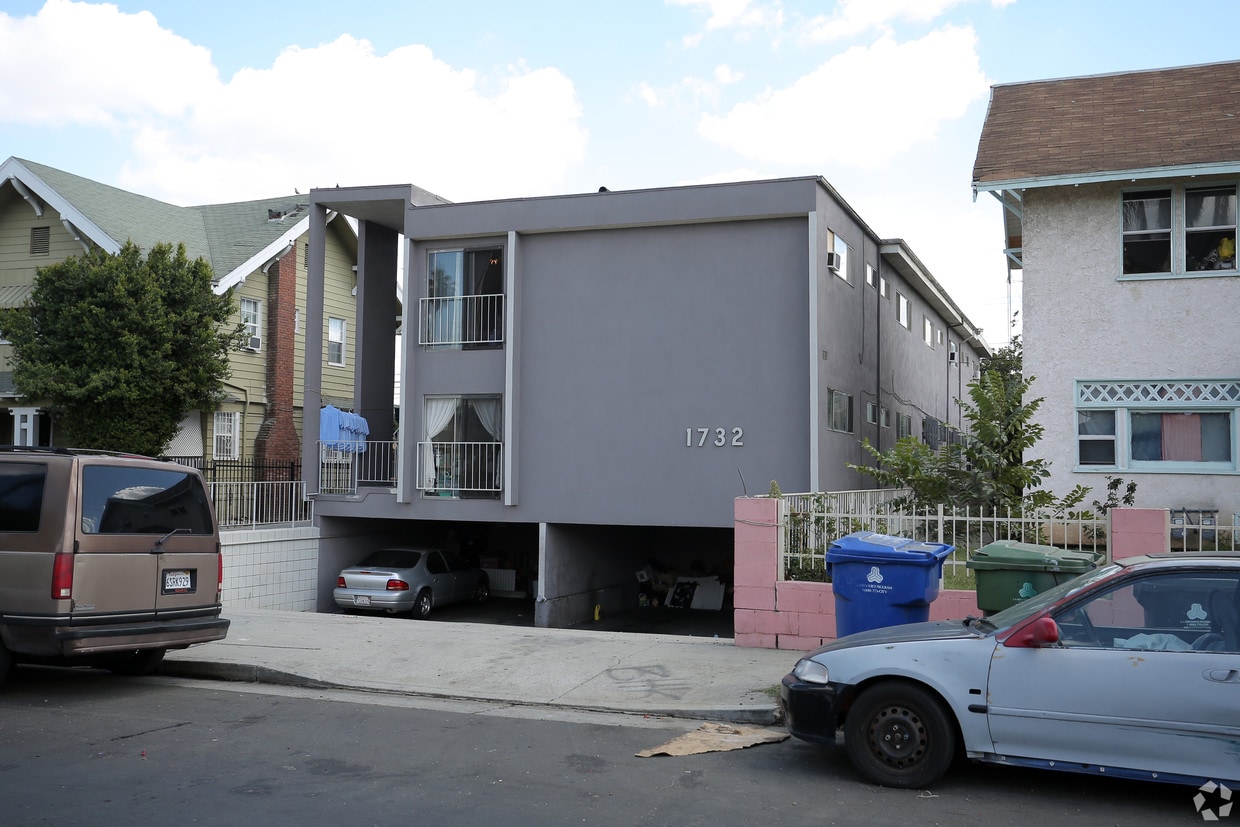 Building Photo - 1732 6th Ave