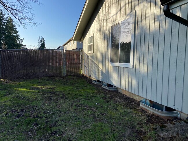 Foto del edificio - 618 NE 106th Ave