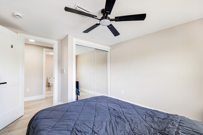 Foto del edificio - 1840 Bluebird Ln