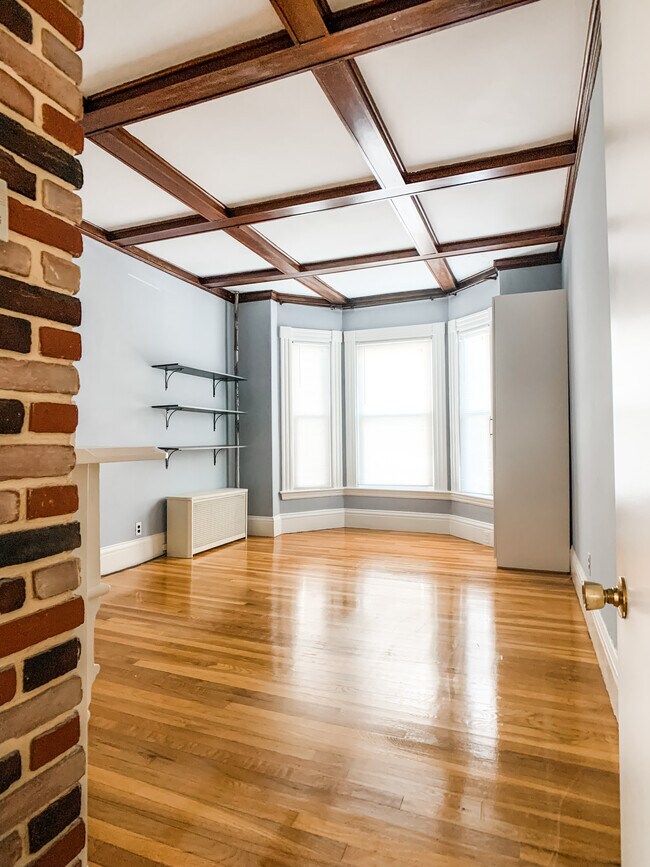 Bedroom (empty) - 153 M St