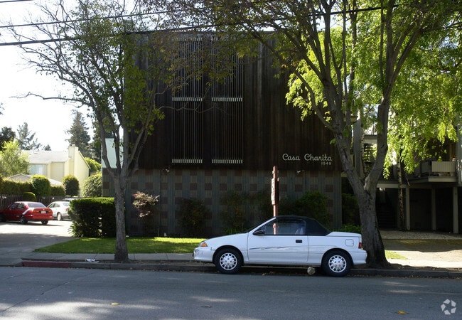 Building Photo - 1548 Hudson St