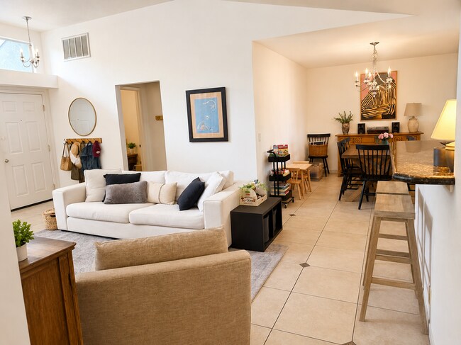 Building Photo - 911 Bluebell Way