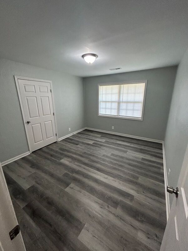 Foto del edificio - 3318 Bonds Ave