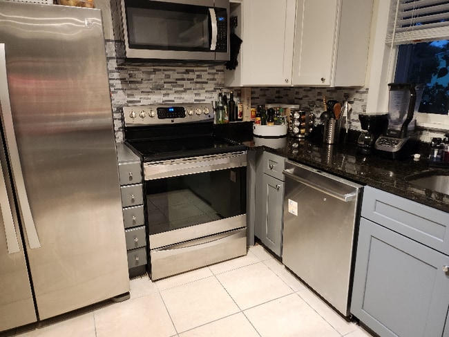 Photo - 305 3rd St House