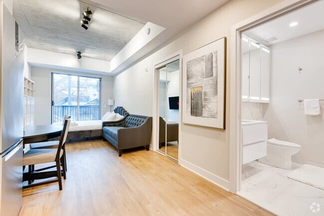 Building Photo - 742 Rue William