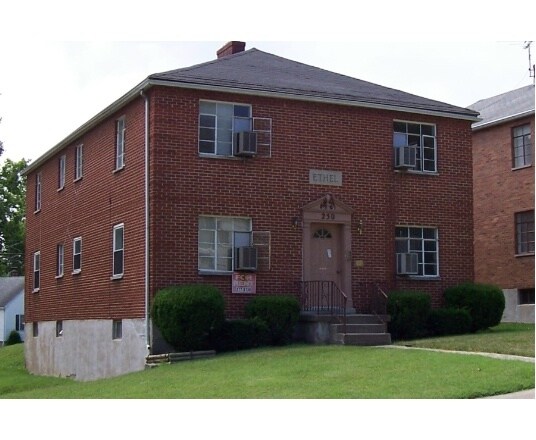Building Photo - 250 Basswood Ave