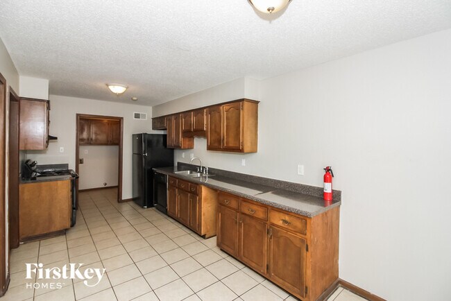 Building Photo - 6968 Cobblestone Dr