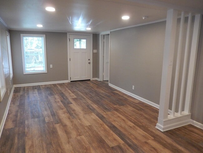 Building Photo - 1529 Elberta Dr