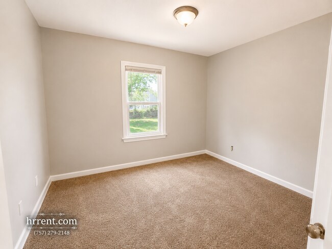 Building Photo - Newly Renovated 2 Bedroom 1 Bathroom Single Family Home located in the Greater Wythe area of Hamp...