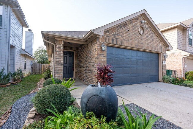 Foto del edificio - 10706 Plum Dale Way