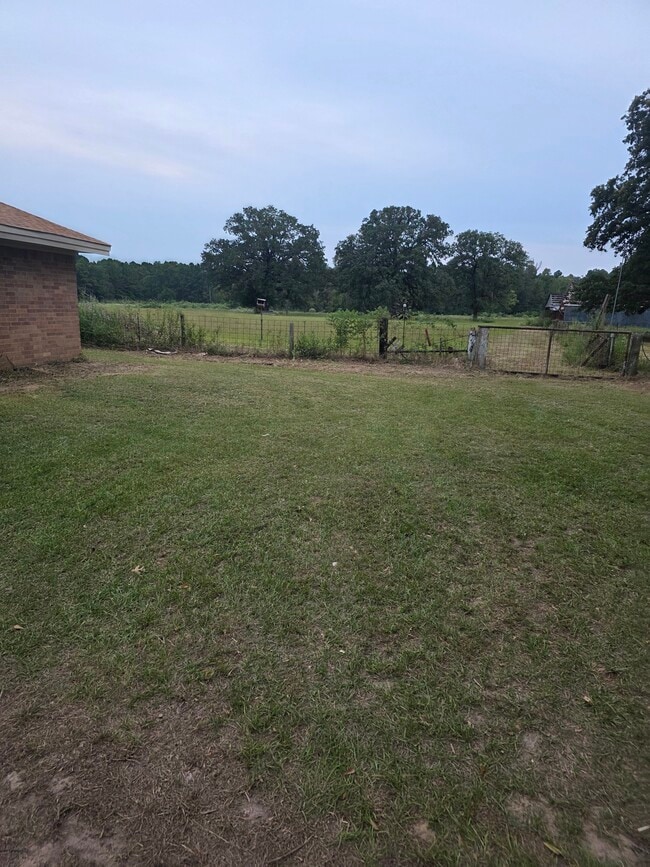 Building Photo - 255 Private Road 3396