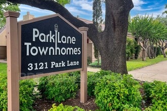 Building Photo - 3121 Park Ln