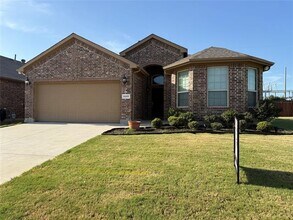 Building Photo - 2225 Windhaven Dr