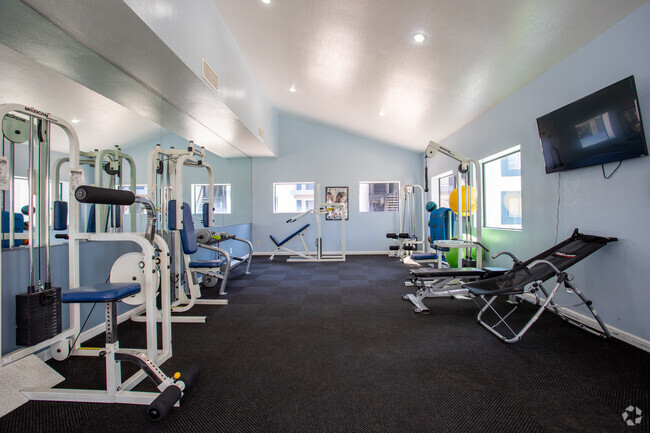 Fitness Center - Peaks at Redington