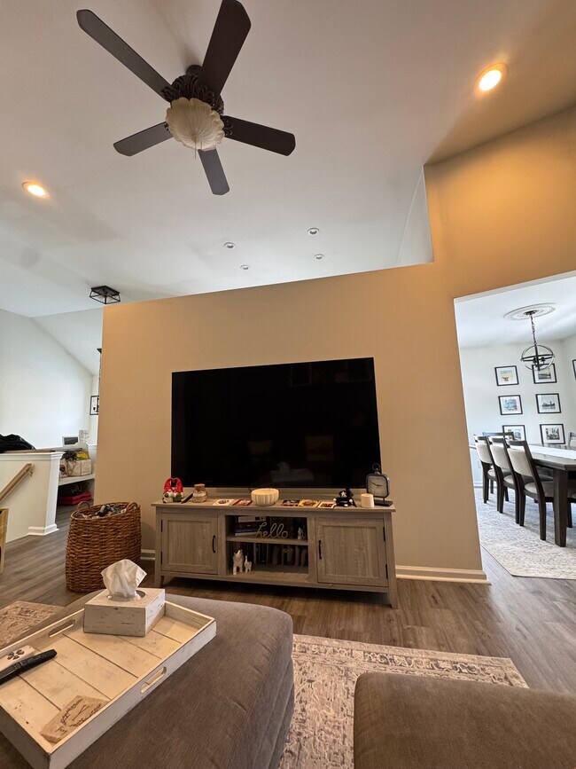 Foto del edificio - 80 Williamson Ct