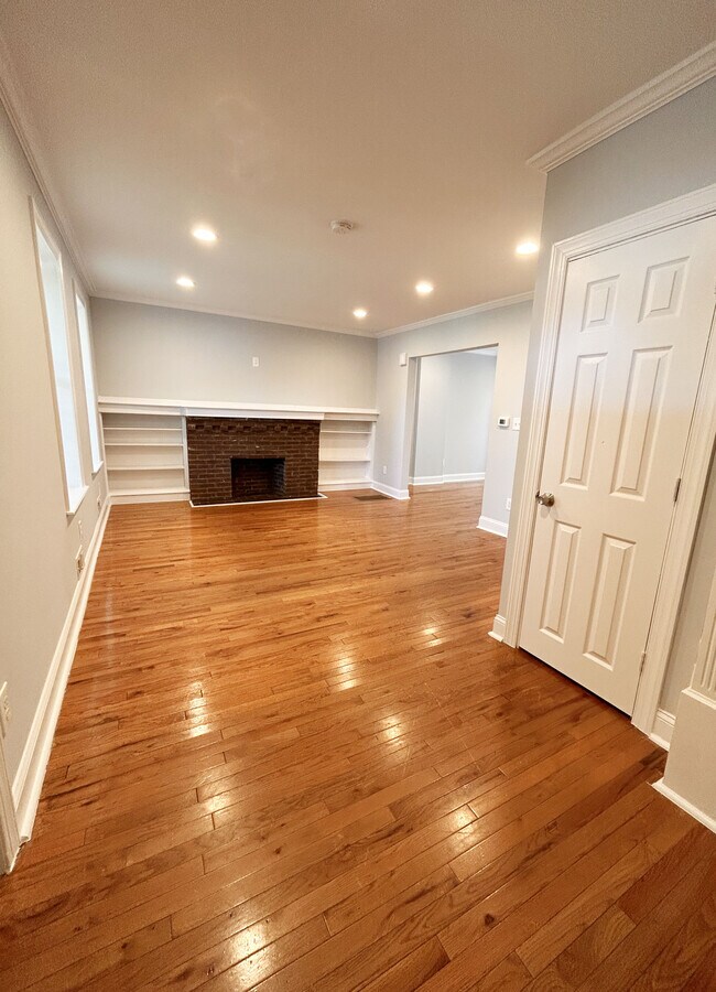 Building Photo - 6303 Ogontz Ave
