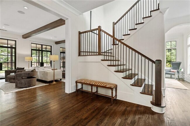 Foto del edificio - 779 Greenview Ave NE