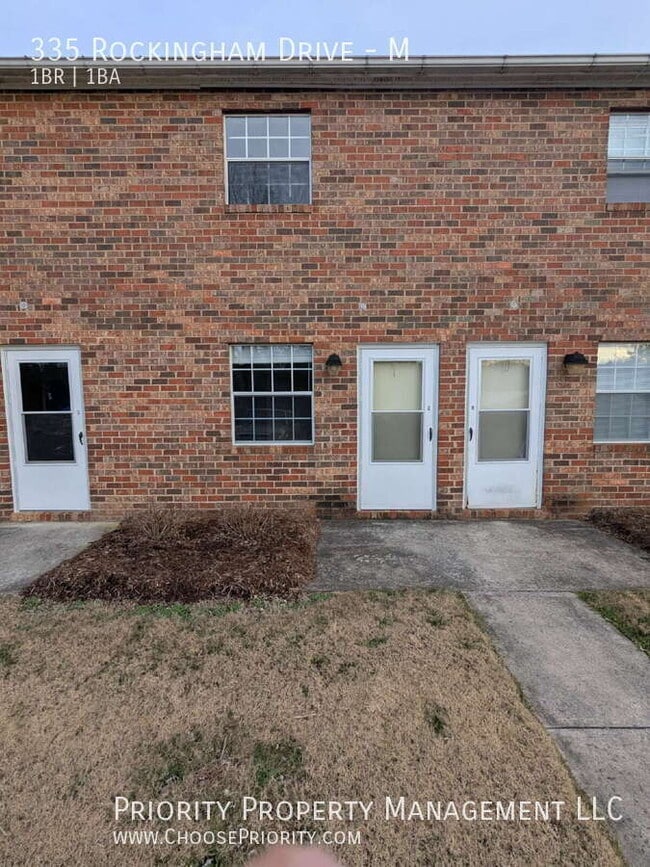 Foto del edificio - 335 Rockingham Dr