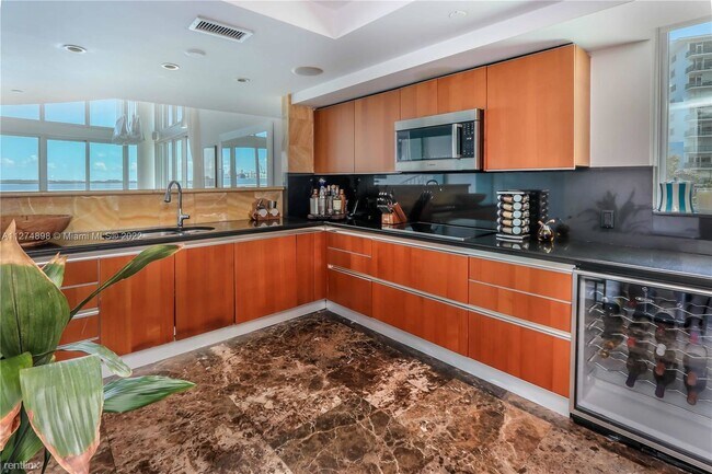 Foto del edificio - 3 br, 3.5 bath Condo - 1331 Brickell Bay D...