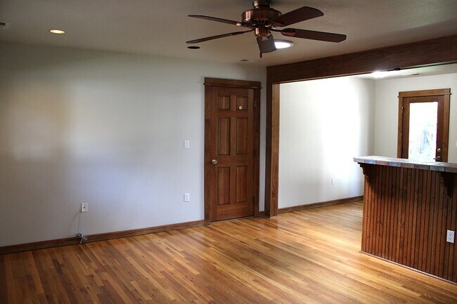 Foto del edificio - 1240 Columbine Ct