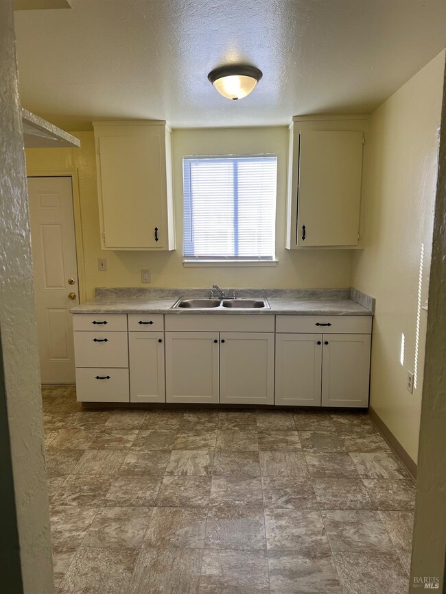 Building Photo - 50 Mosswood Ave