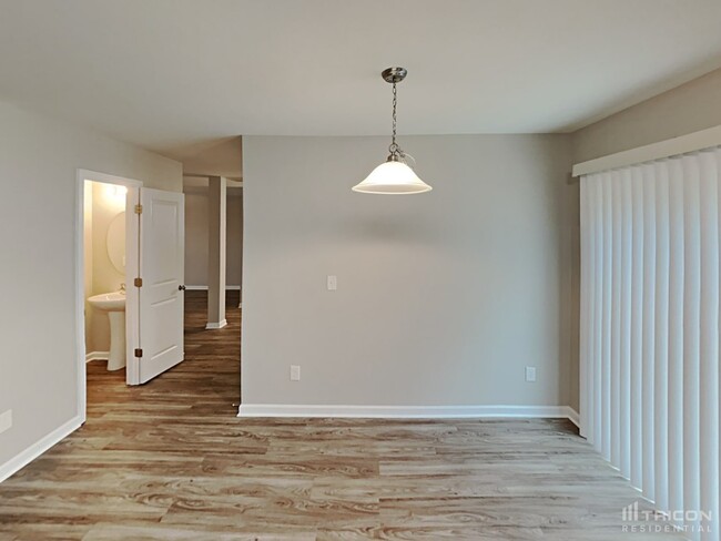 Foto del edificio - 232 Taylors Landing Ave