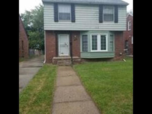 Foto del edificio - 16761 Oakfield Ave