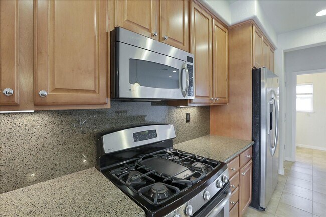 Foto del edificio - 1128 Campbell Ave