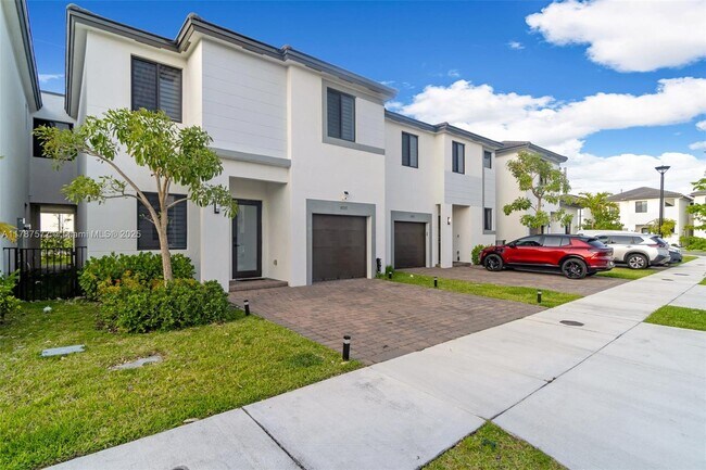 Foto del edificio - 15737 SW 136th Terrace