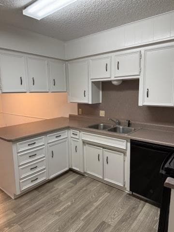 Foto del edificio - 7502 Pear Tree Ln