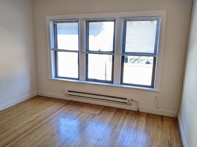 Foto del edificio - 1313 Oak Ave