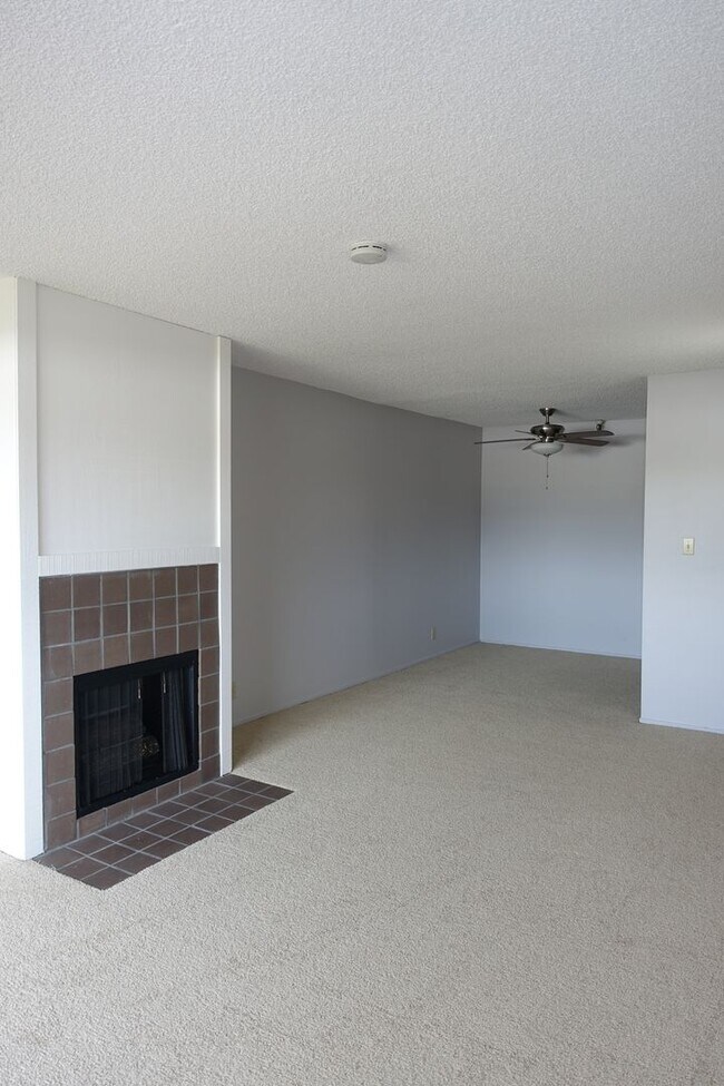 Foto del edificio - Great location near San Antonio Center shopping, convenient commute, Los Altos Schools