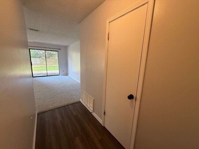 Foto del edificio - Gulf Breeze - Paradise Bay - 3 bedroom, 2 bathroom w/ lawn care included