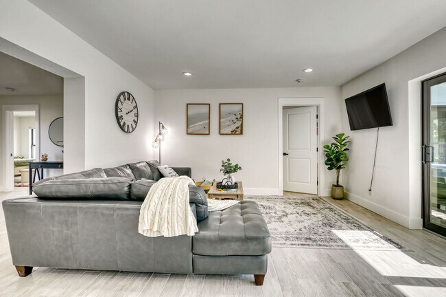 Foto del edificio - 106 Playmore Dr