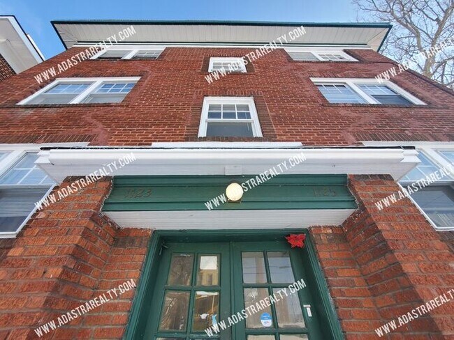 Building Photo - Cute and Affordable 1 Bedroom Apartment in...