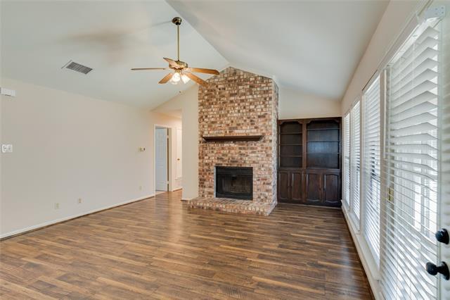 Foto del edificio - 927 Redcedar Way Dr