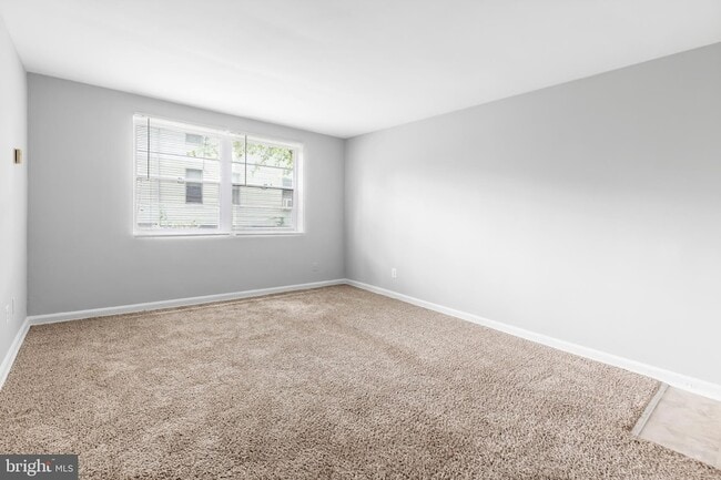 Photo - 206 Trenton Pl SE House