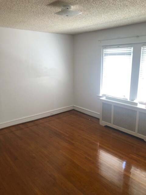 Foto del edificio - 7225 Hazel Ave