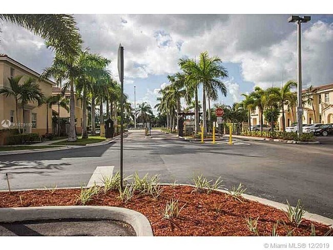 Foto del edificio - 8135 W 36 AVE  6 Hialeah Fl 33018